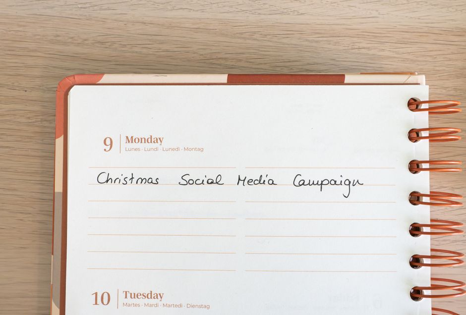 Planner page with note for a Christmas social media campaign.